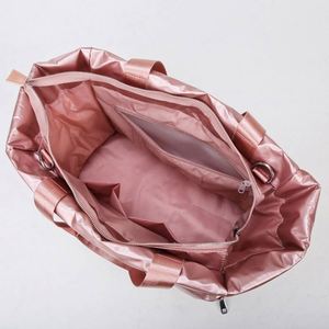 กระเป๋าโยคะผู้หญิงน่ารักแบบพัฟฟี่ กระเป๋าออกกำลังกายแบบนุ่มฟู กระเป๋าเดินทางขนาดใหญ่จุของได้เยอะ - Product Image 5