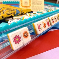 Tuiles d'art Mahjong américaines bleues personnalisées à trois couches, tuiles de Mahjong américaines en acrylique, adaptées aux casinos et au jeu d'argent