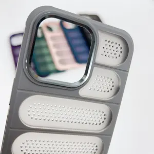 2024 grosir casing ponsel iPhone 15 Pro max, penutup ponsel bingkai kamera logam lubang pembuangan panas plastik lembut