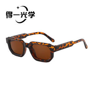 Polygonal <b>Small</b> <b>Frame</b> Square <b>Sunglasses</b> For Women UV400 Black PC <b>Frame</b> Class 2 Sunshades - Product Image 5