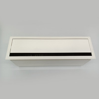 Boîte de gestion des câbles de bureau rectangulaire propre et bien rangée avec entrée de fil d'aluminium