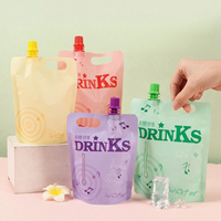 Op maat gemaakte meerkleurige plastic drinkzakken met tuit voor het bewaren van sap, hoge barrière vloeistofzakken met handvat