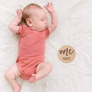 Cartes d'étape mensuelles rondes en bois personnalisées pour nouveau-né de vente chaude pour l'annonce de bébé, le signe de <span class=keywords><strong>naissance</strong></span> et les accessoires photo - Product Image 4