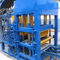 Machine à fabriquer des blocs creux en béton compressé semi-automatique QTF4-25A à bas prix