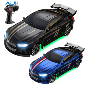 AiJH RC 1:64 Coche de Derrape para Juegos de Escritorio, Hobby para Adolescentes, Coche RC 2.4G Totalmente Proporcional con Faros de Colores, Mini Coche de Carreras RC - Product Image 1