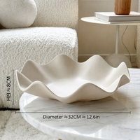 Plateau en céramique à bords ondulés de style nordique pour fruits et décoration, plateau de rangement créatif pour la maison et le bureau, plateau décoratif artisanal