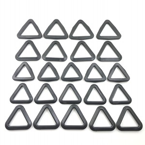 Accesorios para bolsas de plástico con hebilla triangular, color negro, duradero, resistente al desgaste, para mochilas, conectores, número de pieza 5031 - Product Image 1