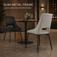 Ensemble de chaises de salle à manger noires mates à dossier ouvert, table carrée sculptée avec découpe, piédestal noir