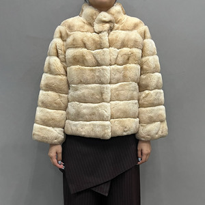 Abrigo de Piel de Conejo Rex Auténtico de Lujo para Mujer, Corto, con Cuello Alto y Detalle de Nudo, Chaqueta de Piel Genuina para Invierno, Venta al Por Mayor - Product Image 1