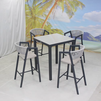 Ensemble de salle à manger commercial 4 places pour extérieur : table haute carrée en aluminium et chaises en corde
