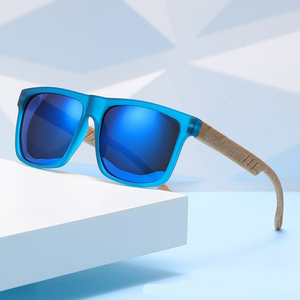 Promotion Lunettes <span class=keywords><strong>de</strong></span> <span class=keywords><strong>soleil</strong></span> carrées en <span class=keywords><strong>bois</strong></span> <span class=keywords><strong>de</strong></span> bambou vintage noires à miroir bon marché pour hommes UV400 avec logo personnalisé - Product Image 6