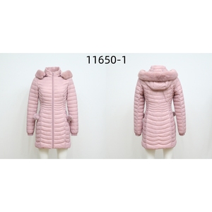 Vente en gros Veste matelassée rose pour femme avec capuche et col en fourrure Manteau d'hiver surdimensionné en cachemire imperméable et coton léger avec logo - Product Image 1