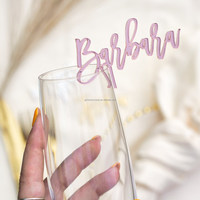 Étiquettes nominatives personnalisées découpées au laser, étiquettes pour boissons en acrylique, design créatif en forme de cœur pour mariage, fête d'anniversaire
