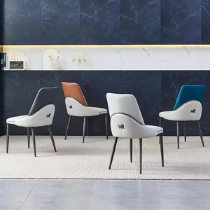 Chaise d'hôtel de luxe moderne italienne nordique en cuir PU rembourrée avec quatre pieds en métal robustes pour un hôtel splendide - Product Image 4