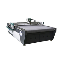 Ensemble de draps de lit en microfibre à alimentation automatique ensemble de draps de lit d'hiver machine de découpe numérique CNC avec l'outil rotatif entraîné