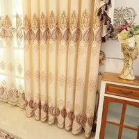Rideaux brodés de luxe européens pour salon avec broderie épaisse et rideaux transparents pour l'ombrage