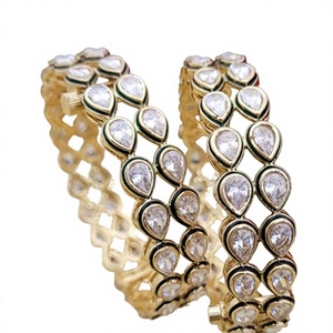 Bracelets manchette plaqués or tendance avec cristaux taillés en poire et strass, design géométrique, bijoux de fête pour femmes - Product Image 2