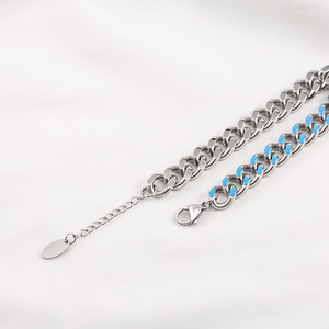 สร้อยข้อมือคิวบา ไทเทเนียมสตีล สีน้ำเงิน เรซิ่นอีพ็อกซี่ เครื่องประดับแฟชั่นสำหรับทุกเพศ ดีไซน์เรขาคณิต สำหรับผู้ชายและผู้หญิง - Product Image 2