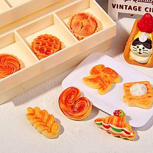 Simulación Artificial <span class=keywords><strong>pan</strong></span> en miniatura Linda comida falsa DIY resina <span class=keywords><strong>dulce</strong></span> Flatback cabujón joyería colgante casa <span class=keywords><strong>de</strong></span> muñecas artesanía - Product Image 4