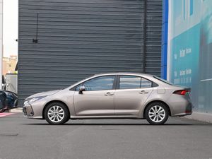 2024 <span class=keywords><strong>Toyota</strong></span> <span class=keywords><strong>Corolla</strong></span> hybride 1.8L Elite Smart hybride berline voiture compacte économe en carburant <span class=keywords><strong>Apple</strong></span> CarPlay Safety Sense 2.0 - Product Image 3