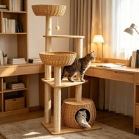 PAIPET Arbre à chat en osier sur mesure, multi-niveaux, sur pied, avec base en bois, style mignon, gamelle en acrylique, poteaux en sisal et panier en osier