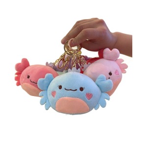 Lindo llavero de peluche de axolote con mejillas en forma de corazón, suave colgante de anfibio de dibujos animados <span class=keywords><strong>para</strong></span> decoración de bolsos y mochilas, y un regalo adorable. - Product Image 6