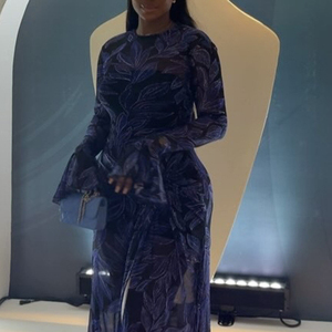 เดรสแฟชั่นผู้หญิงทรงเข้ารูป คอทรงกลม แขนยาว ผ้าตาข่ายซีทรู ดีไซน์เอวกลาง ชายกระโปรงไม่สมมาตร ทรงเซ็กซี่ กำลังฮิต - Product Image 2