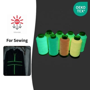 공장 직도매 150D/2 2700M/스풀 야광 자수실 100% 폴리에스터 재봉사 염색 패턴 - Product Image 1