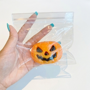 Juguete Antiestrés de Halloween Más Vendido, Hecho de Material TPR, Textura Lombruesca, Súper Suave, Disponible al por Mayor, Calabaza, Donut - Product Image 3