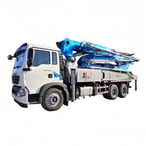 Camion pompe à béton diesel JIUHE de Chine avec roulement et moteur, portée de transport de 30 à 70 m - Product Image 2