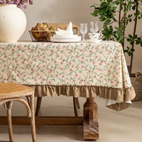 Nappe imprimée de motifs floraux romantiques de Style pastoral avec de larges bords à volants nappe de décor de jardin de fête de mariage