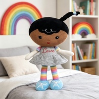 Poupée en peluche personnalisée fille peau noire, jouet en tissu doux rembourré, OEM ODM, logo personnalisé, compagnon pour enfants, vente en gros et cadeau