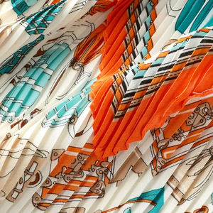 Écharpe en soie plissée ondulée, mode féminine, décorative, carrée, rétro, en polyester, élégante. - Product Image 3