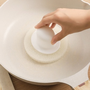 Cepillo de limpieza multiusos reutilizable para ollas de cocina con logotipo/color personalizado, esponja con mango, cepillo para ollas con mango corto tipo luffa - Product Image 4