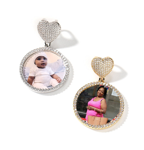 Personnalisé 35mm Cercle Médaille Disque Photo Pendentif HipHop Style Gravé Nom <span class=keywords><strong>Collier</strong></span> <span class=keywords><strong>avec</strong></span> Fermoir Coeur Mémoire Image Chaîne Bijoux - Product Image 5