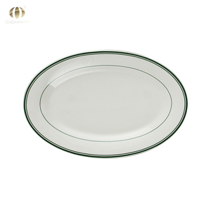 Piatti per cena JQY all'ingrosso linee verdi piatti <span class=keywords><strong>in</strong></span> <span class=keywords><strong>ceramica</strong></span> per ristorante ovali/rotondi <span class=keywords><strong>vassoi</strong></span> <span class=keywords><strong>in</strong></span> porcellana bianca piatti di ricarica - Product Image 1