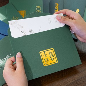 Sobres <span class=keywords><strong>de</strong></span> Invitación <span class=keywords><strong>de</strong></span> Lujo con Monograma Personalizado en Dorado, Sobre Perlado Estampado <span class=keywords><strong>de</strong></span> Lujo para Bodas, Despedidas <span class=keywords><strong>de</strong></span> Soltera y Envíos - Product Image 2