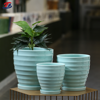 Pot Bunga Keramik Harga Terjangkau untuk Dekorasi Tanaman Rumah & Taman, Finishing Mengkilap, Sistem Penyiraman Otomatis, Ramah Lingkungan, Dilengkapi Lubang Drainase