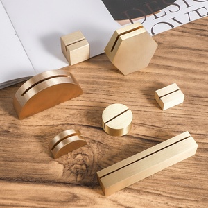 CHENLANG Tempat Kartu Undangan Modern Sederhana dari Kuningan, Penyangga Kartu Meja, Rak Kartu Tempat Duduk Ramah Lingkungan dan Tahan Lama untuk Pernikahan - Product Image 3