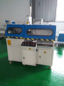 Scie à découper automatique LJZZ-450 1500W avec lame de 450 mm et connecteur d'angle pour la construction en aluminium et PVC, 380V, facile à utiliser - Product Image 2