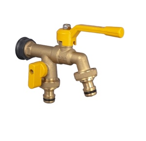 <span class=keywords><strong>Robinet</strong></span> de jardin <span class=keywords><strong>extérieur</strong></span> en laiton 1 entrée 2 sorties <span class=keywords><strong>robinet</strong></span> antigel de couleur laiton naturel avec connecteur de <span class=keywords><strong>tuyau</strong></span> - Product Image 2