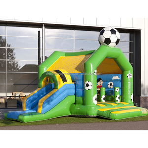 Structure gonflable sportive économique avec toboggan et terrain de football - Product Image 1
