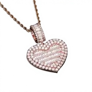 Pendentif Cœur Plaqué Argent et Moissanite de Haute Qualité, Style Hip-Hop, Bijou Unisexe en Cristal – Vente en Gros - Product Image 1