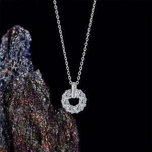 Collier en argent sterling entièrement serti de diamants, petit collier rond en moissanite de marque - Product Image 3