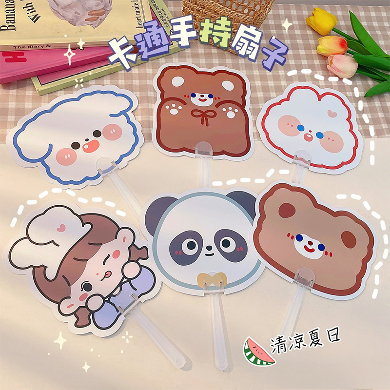 Оптовая продажа, Мультяшные портативные пластиковые поделки с ручным вентилятором