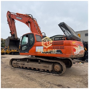 Excavadora de cadenas Doosan DX340, excavadora de 34 toneladas, utilizada para proyectos de construcción pesada, movimiento de tierras y demolición. - Product Image 1