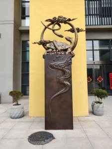 Statua in Resina Personalizzabile per Esterni di Grandi Dimensioni, Scultura Artistica a Tema Animale con Immagini Mitologiche, Dimensioni Regolabili - Product Image 2