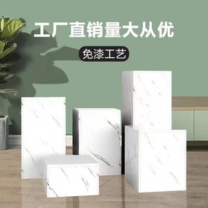 Base de Exhibición Rectangular de Imitación Mármol con Plataforma Elevada de Madera Sólida para Figuras y Uso en Exhibiciones de Ropa - Product Image 4