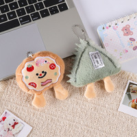 Porte-clés en peluche personnalisé en forme de triangle de pizza, figurine alimentaire de dessin animé, poupée en peluche, pendentif de sac à dos, décoration, cadeau d'anniversaire, vente en gros