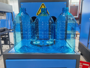 Máquina Sopladora de Botellas de Plástico PET Semiautomática de Bajo Precio, Bomba PLC, Motor, Rodamiento AirTac, 2 Cavidades, 5 <span class=keywords><strong>A</strong></span>ños de Garantí<span class=keywords><strong>a</strong></span> - Product Image 6